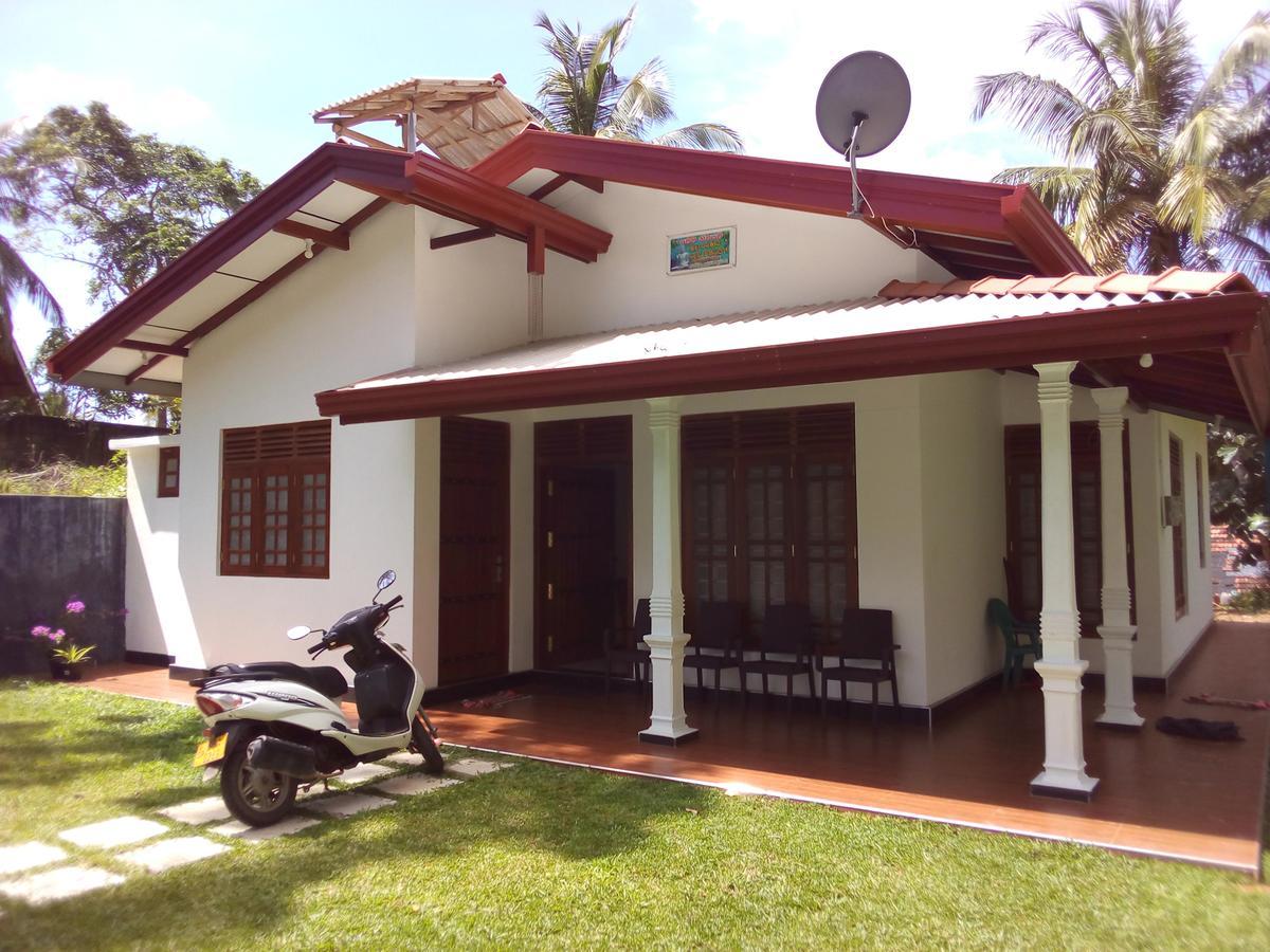 Surf Bay House Hotel Dickwella Exterior photo